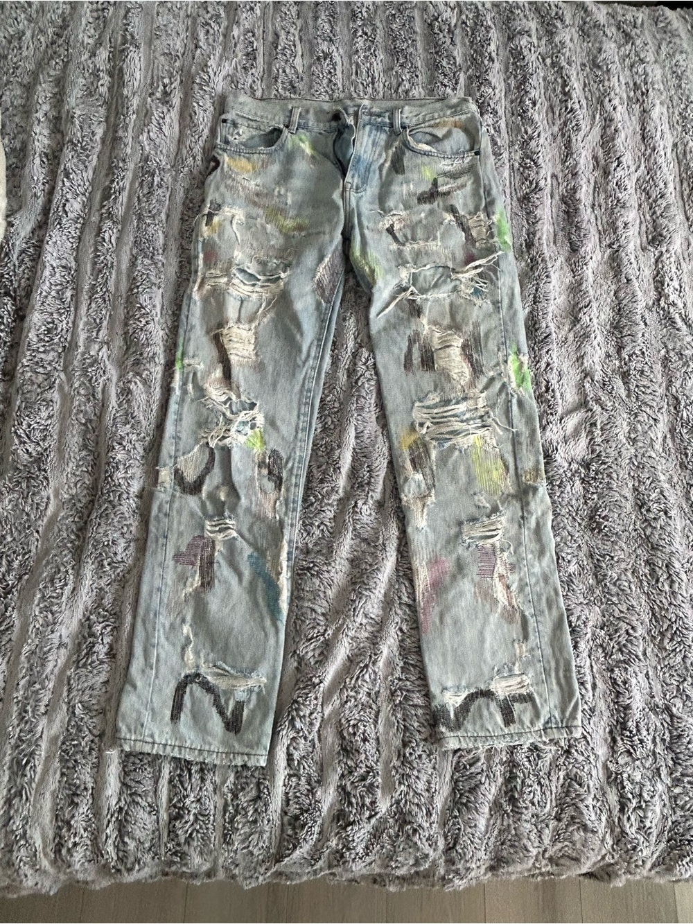Paint-Accent Light Blue Straight Men's Jeans